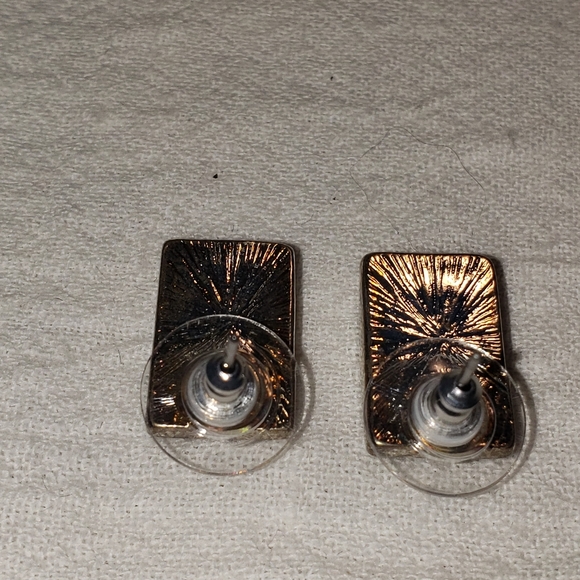 Gorgeous Kenneth Cole Aqua Prism Necklace and Pierced Earrings - Picture 6 of 10